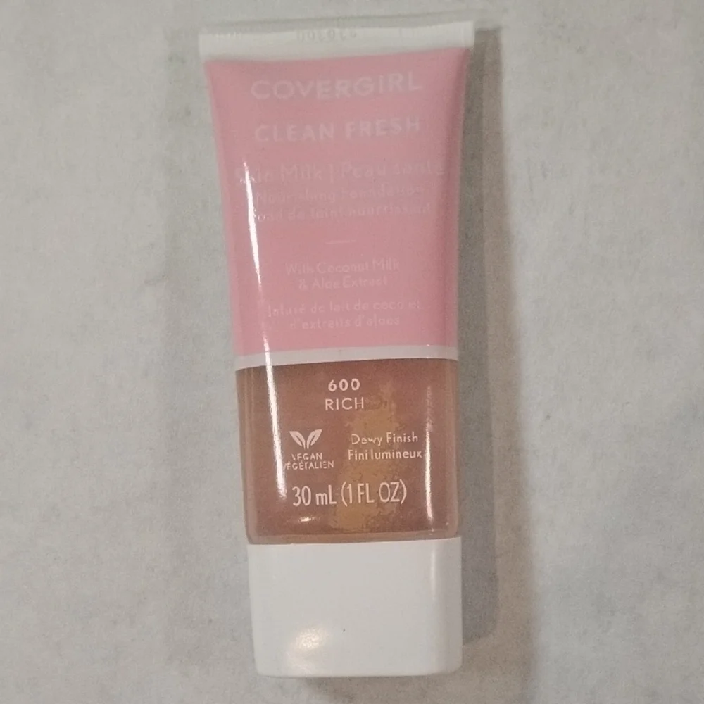COVERGIRL Clean Fresh Foundation Skin Milk Dewy Finish All Day Hydration Vegan